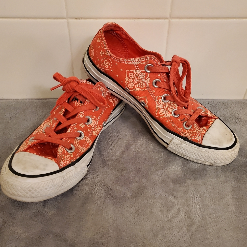 Patterned Converse Low Tops - image 1